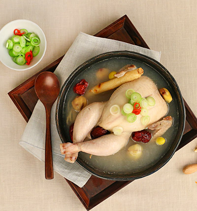 상하농원 삼계탕 900g(유통기한 23/04/27)